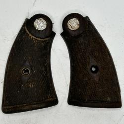 PAIRE DE PLAQUETTES ORIGINALES DE REVOLVER SMITH & WESSON K 38/200