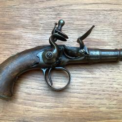 Petit pistolet &agrave; silex de voyage