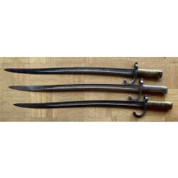 Lot de 3 Ba&iuml;onnettes Chassepot 1866 sans fourreaux. France (L0)