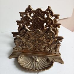 rangement de courrier en bronze dor&eacute; hauteur 14 cm x 16 cm