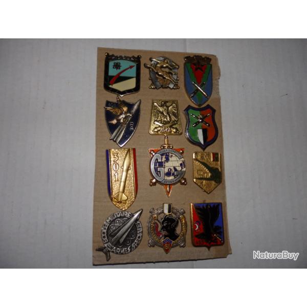 INSIGNES MILITAIRES EN LOT a petits prix