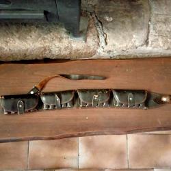 Cartouchi&egrave;re ancienne en cuir