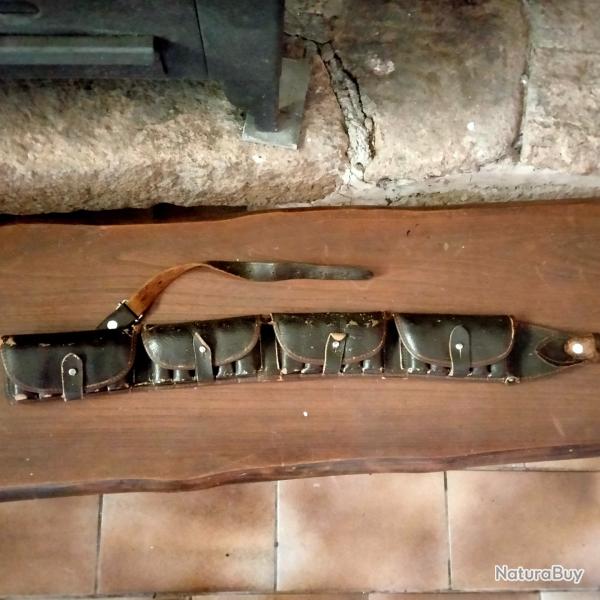 Cartouchi�re ancienne en cuir