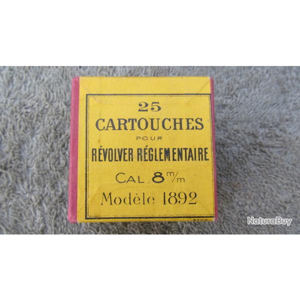 Bo�te originale de 8 mm 92 poudre noire.