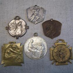 lot insignes 1915 journ&eacute;e 1914 / 1918 ww1   Ren&eacute; LALIQUE  / 20 corps d&eacute;fenseurs de la lorraine poilu