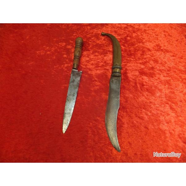 2 grands couteaux Probablement 18e ou plus ancien. Mod�le pas courant
