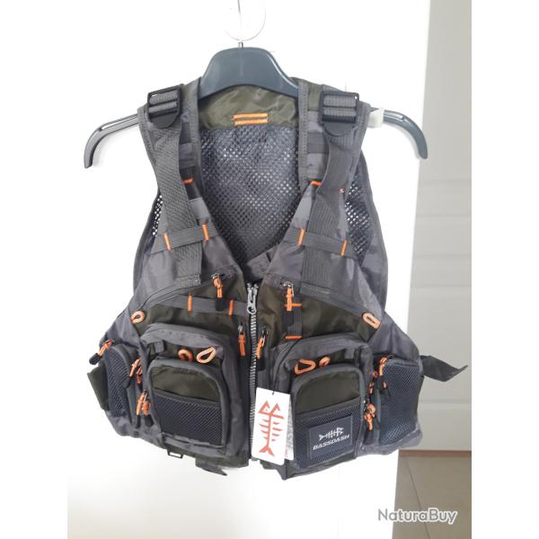 Gilet de p�che truite, leurre et mouche