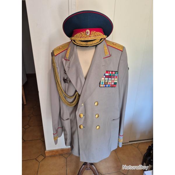 Uniforme de parade original g�n�ral URSS avec insigne parachutiste et d�corations
