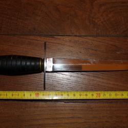 Couteau de combat sp&eacute;cial beret rouge