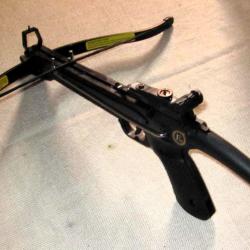 Pistolet-arbal&egrave;te Cobra.