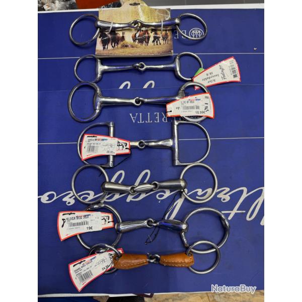 Ensemble de 7 mors �quitation