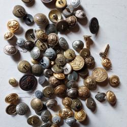LOT DE BOUTONS MILITAIRES