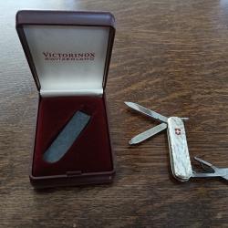 Petit Victorinox argent 925