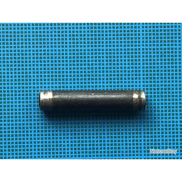 Diana 25: gros rivet de retenu du bloc ressort � l'arri�re du tube.