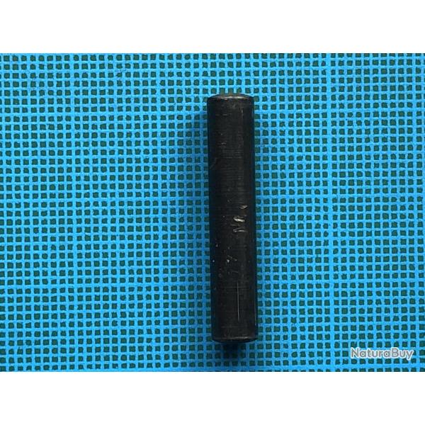 Diana 25: gros rivet de retenu du bloc ressort � l'arri�re du tube.