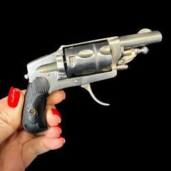 REVOLVER HAMMERLESS cal. 6mm extra long