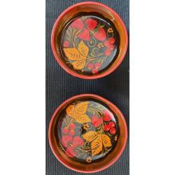 Bols russes en bois peint