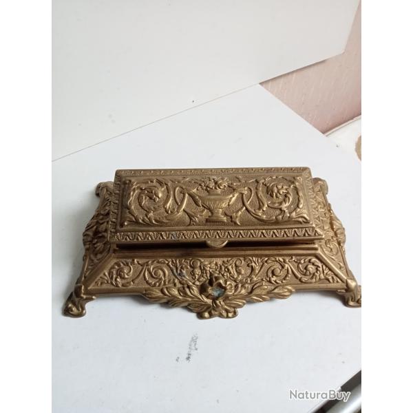 rangement de timbre en bronze dor� XIX�me longueur 23 cm x 13 cm