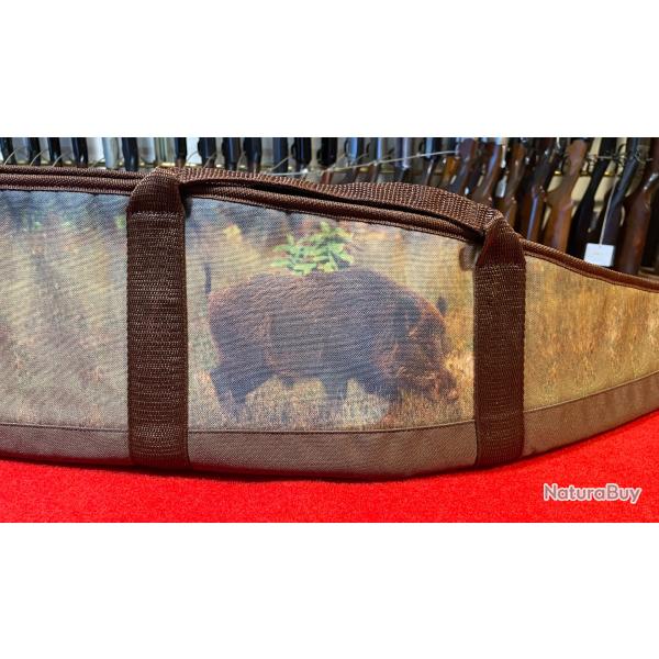 HOUSSE, FOURREAU POUR ARMES LONGUES, MOTIFS SANGLIERS, 125 cm.