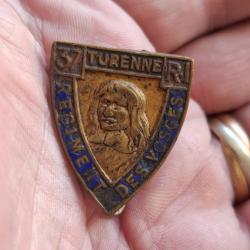 INSIGNE 37 RI REGIMENT DES VOSGES - TURENNE ( PERIODE WW2 )