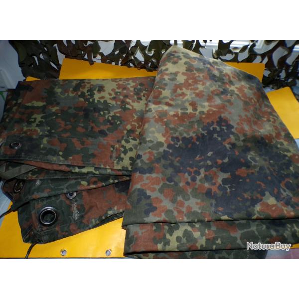 LOT DE 2 :1/2 TOILE DE TENTE DE L'ARMEE ALLEMANDE EPOQUE APRES GUERRE , 2 SOLDATS AVAIENT CHACUN UN