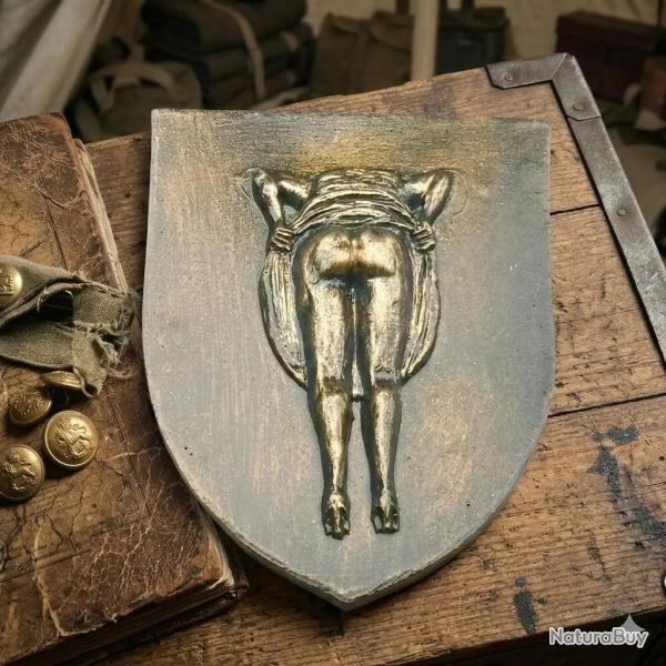 Blason p�tanque Fanny - Hauteur : 14 cm Largeur : 11 cm avec accroche au dos