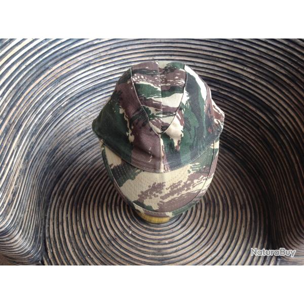 Casquette type Bigeard camoufl�e en tr�s bel �tat, taille 56.