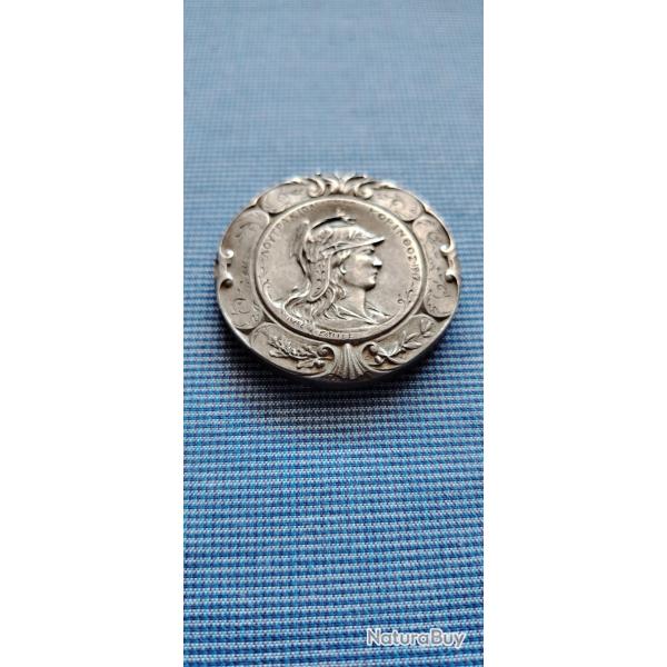 M�daille unique au monde faite en �tuis d'obus 1 �re guerre mondiale par Emilie NAL en 1917