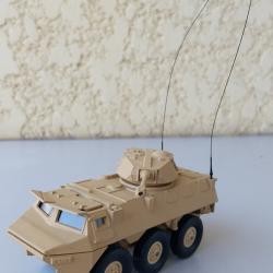 V&eacute;hicule militaire VAB N&deg;251 6X6 avec canon