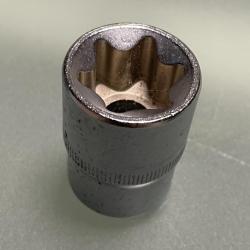 DOUILLE TORX FEMELLE E20