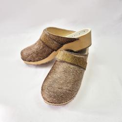 Sabots femme et sabots homme su&eacute;dois bois peau de vache 39 peau fauve