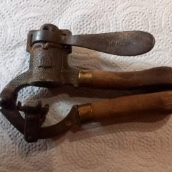 Sertisseur de poches calibre 16.