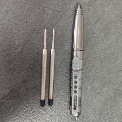 Stylo tactique de d&eacute;fense et brise vitre