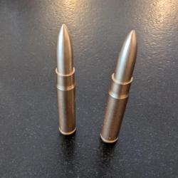 2 STYLOS CARTOUCHE 8CM DE LONG ET 12 MM DE DIAMETRE