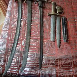 Lot de sabres briquets et glaive pour pi&egrave;ces