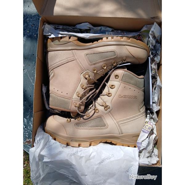 Chaussures Lowa desert neuves pointure 46