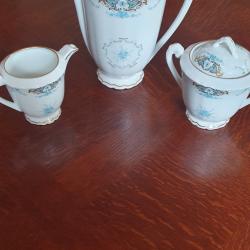 Service &agrave; caf&eacute; porcelaine de Limoges neuf