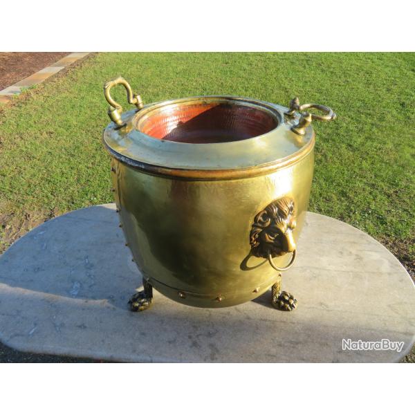 Ancien grand chaudron de Chemin�e Victorien en cuivre jaune patin� - Angleterre (Vers 1900)
