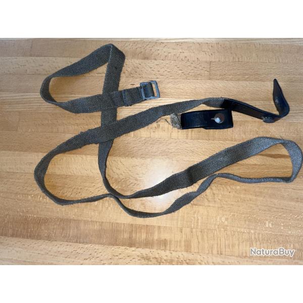 Jeu de sangles pour boitier masque � gaz WW2 .