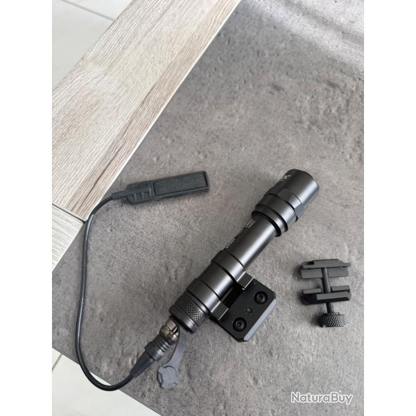 Lampe tactique neuve  allumage d�port� ou standard