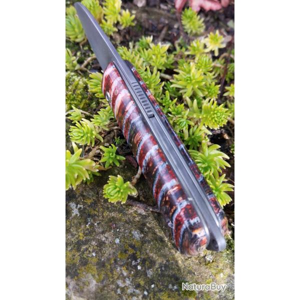 Couteau friction ( pi�montais ) lame damas 80 couches 65 mm , manche 90 mm molaire de mammouth .