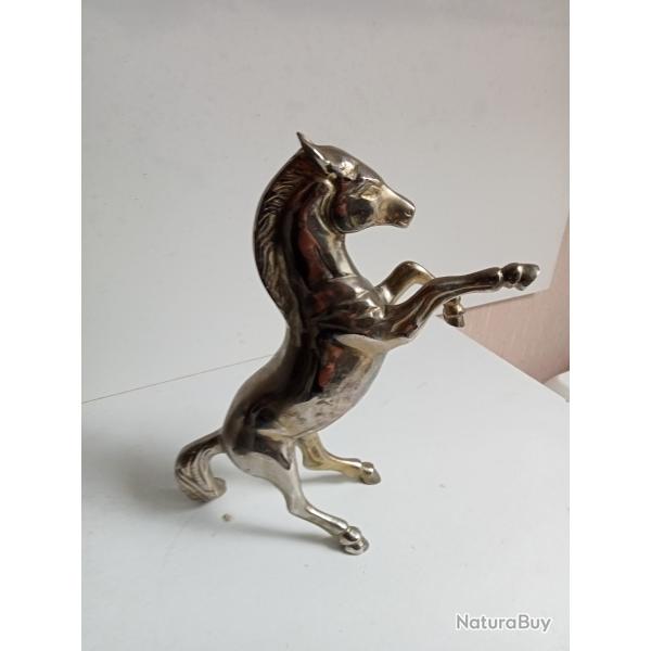 cheval cabr� en m�tal argent� hauteur 20 cm x 18 cm