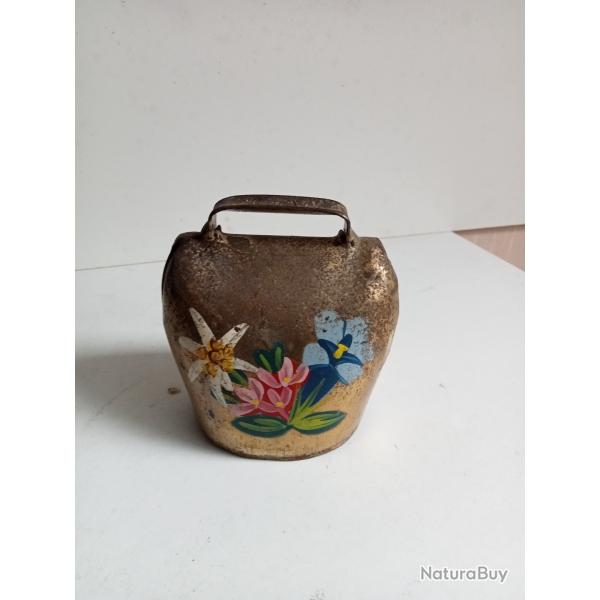 clochette peint en laiton hauteur 9,5 cm x 9 cm