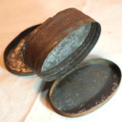 FRANCE 1940 - boite graisse pied et armement mod&egrave;le r&egrave;glementaire arm&eacute;e fran&ccedil;aise ref C - WWII