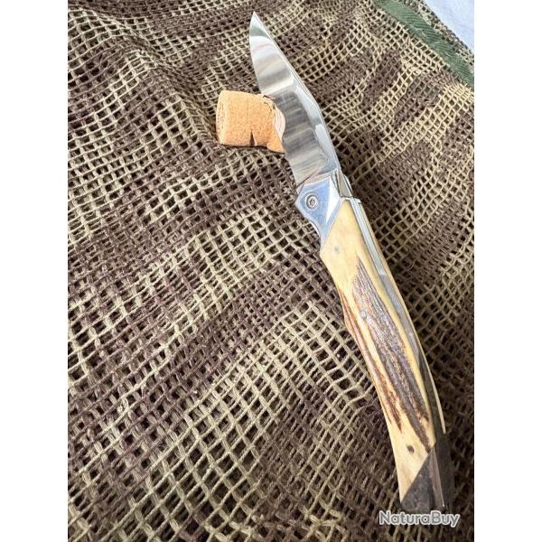 GRAND COUTEAU PLIANT LAGUIOLE BOIS DE CERF RW34