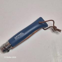 Couteau N&deg;08 baroudeur Opinel, le couteau pliant le plus polyvalent.
