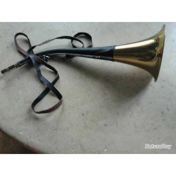 corne de chasse grand gibier comme neuve jamais servie