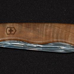 COUTEAU SUISSE MULTILAMES , MANCHE BOIS