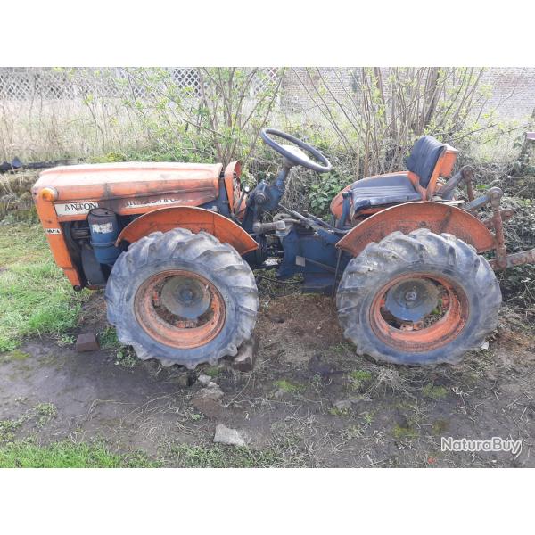 ancien tracteur articul� de marque antonio carraro dig.