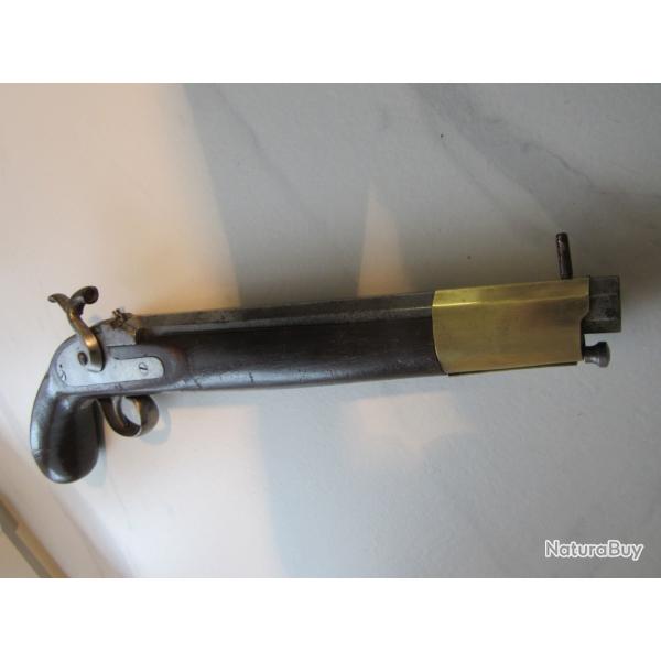 Pistolet � poudre noire calibre et marque a d�finir